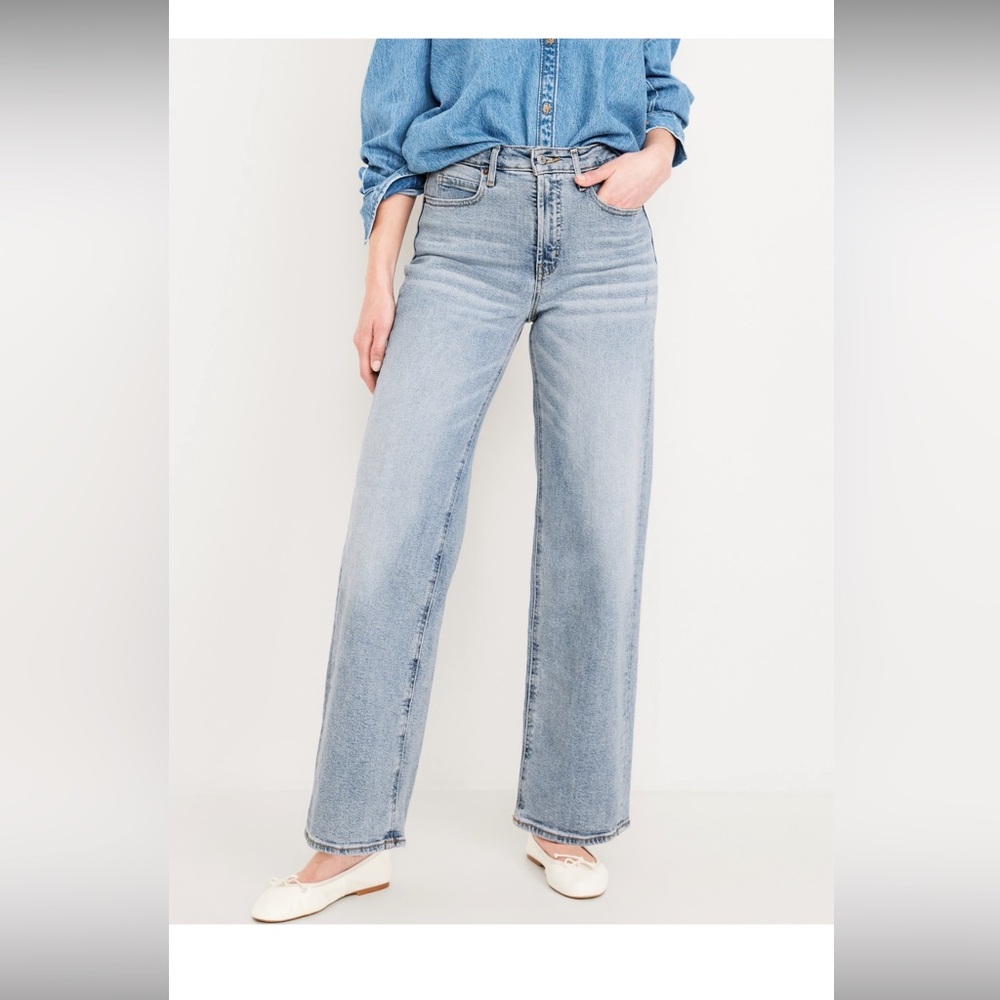 Old Navy Extra High-Waisted Sky-Hi Wide-Leg Jeans - Ripped Light Wash - 10